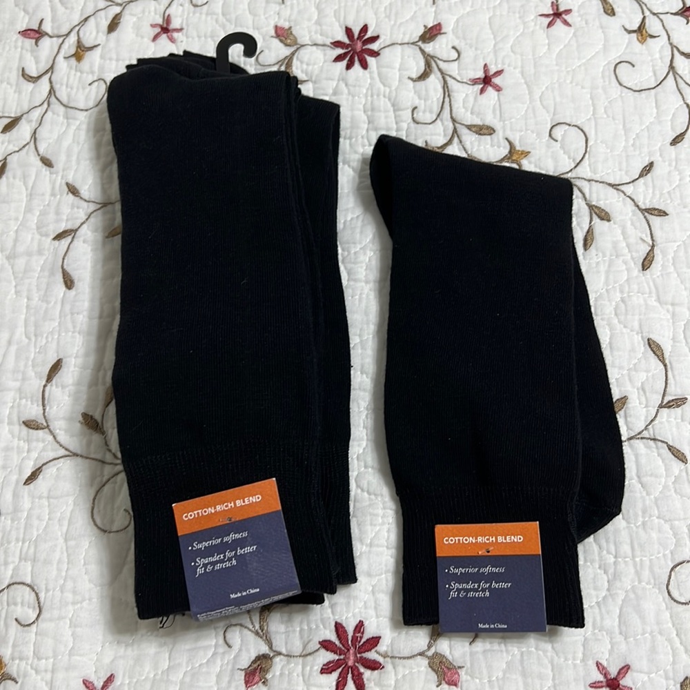 Cotton Rich Blend Black Socks 4ct +1